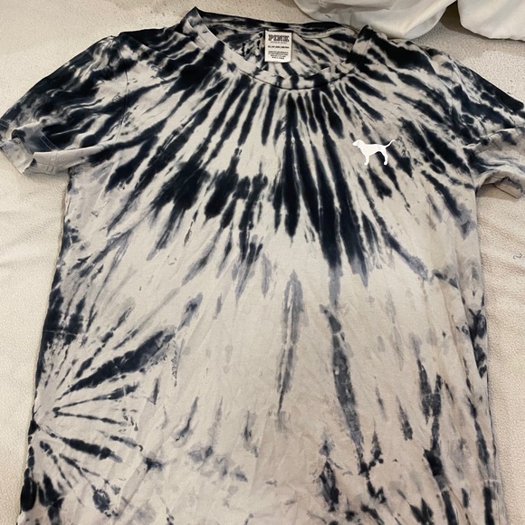 Tops - Picture 14 of 16